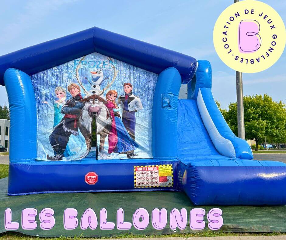 Le château gonflable La Magie d’Elsa installé à l’extérieur en hiver dans les Laurentides, location hivernale de jeux gonflables Les Ballounes Inc.